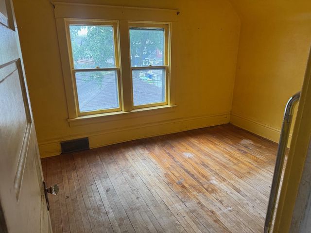 734 Hamline Avenue N, Saint Paul, MN 55104
