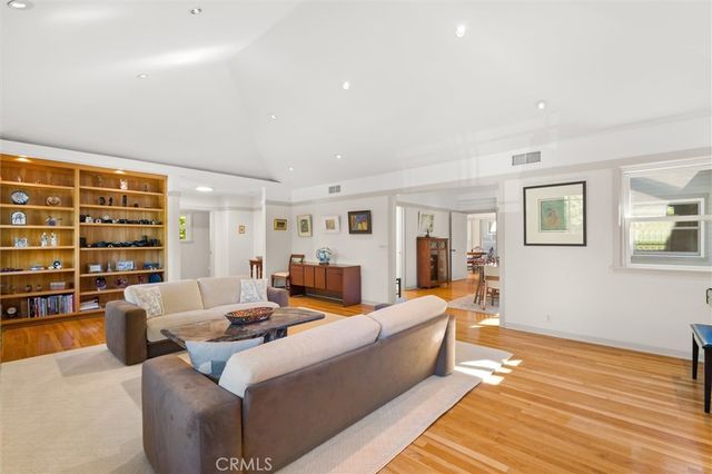 632 S. Grand Avenue, Pasadena, CA 91105