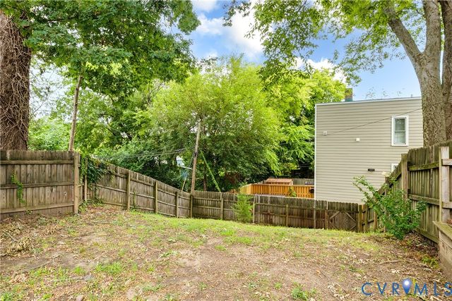 2216 E Marshall St, Richmond, VA 23223