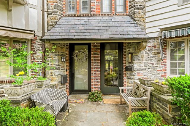 7 Merestone Terrace, Bronxville, NY 10708