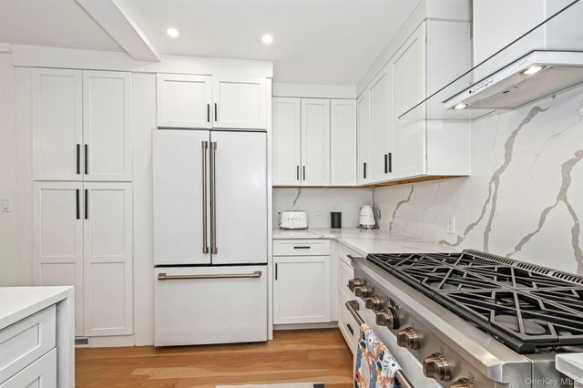 7 Merestone Terrace, Bronxville, NY 10708