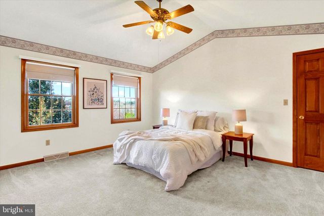 3674 EAGLE RIDGE CT, Hanover, PA 17331