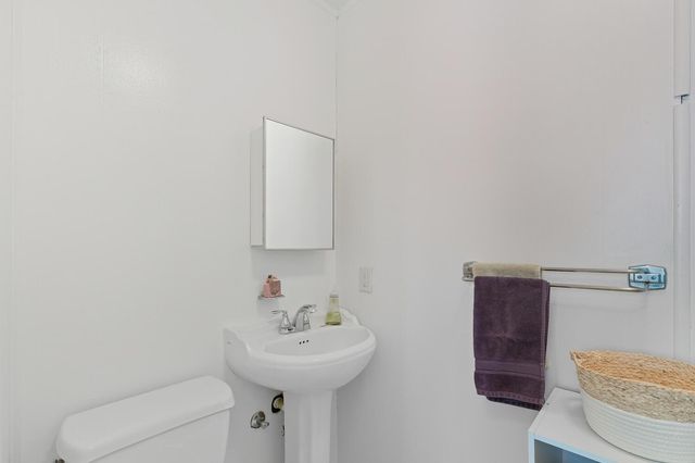 654 N Burns Ave, Valley Center, KS 67147