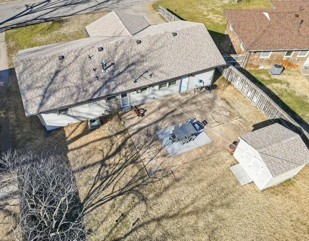 654 N Burns Ave, Valley Center, KS 67147