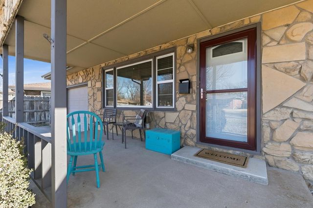 654 N Burns Ave, Valley Center, KS 67147