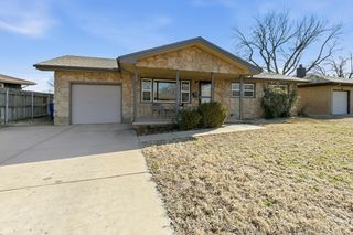 654 N Burns Ave, Valley Center, KS 67147