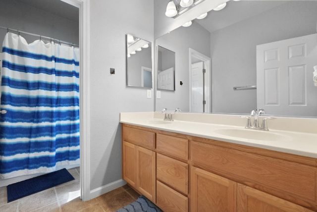 5305 Cottage Cove Dr, Riverbank, CA 95367