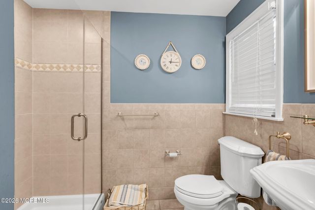 24 Village Lane, Middletown, NJ 07748