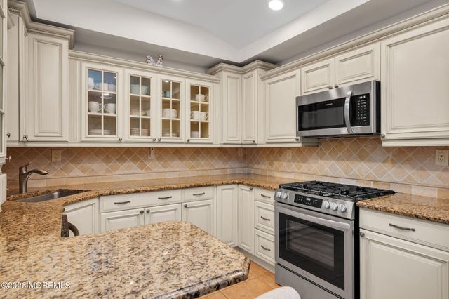 24 Village Lane, Middletown, NJ 07748