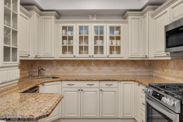 24 Village Lane, Middletown, NJ 07748