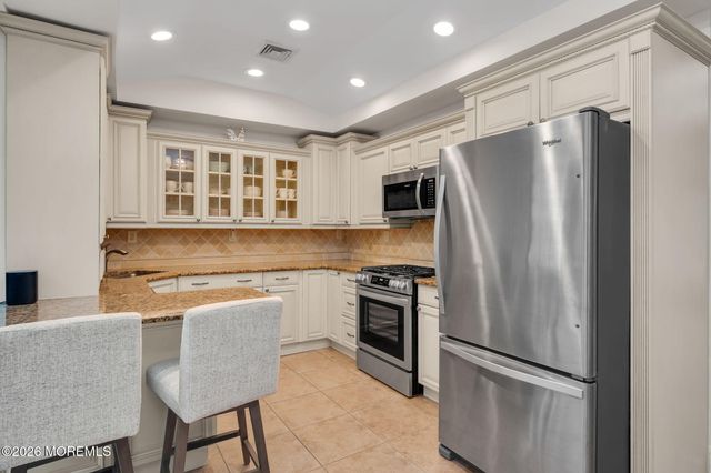 24 Village Lane, Middletown, NJ 07748