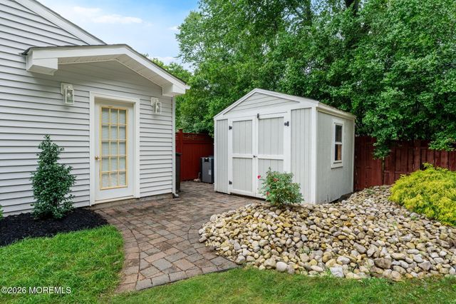 24 Village Lane, Middletown, NJ 07748