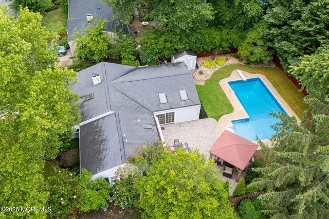 24 Village Lane, Middletown, NJ 07748