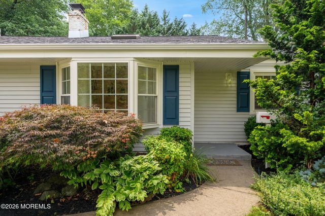 24 Village Lane, Middletown, NJ 07748