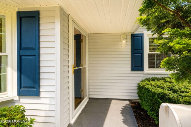 24 Village Lane, Middletown, NJ 07748