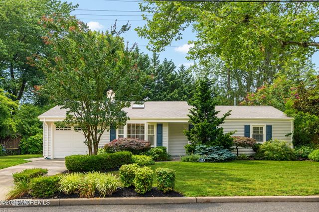 24 Village Lane, Middletown, NJ 07748