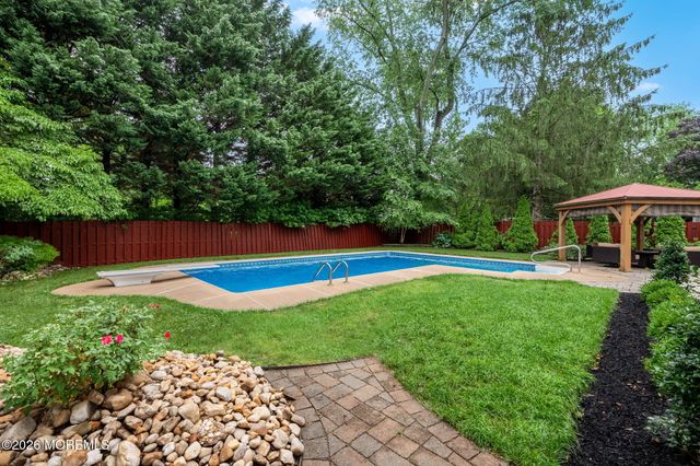 24 Village Lane, Middletown, NJ 07748