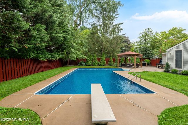 24 Village Lane, Middletown, NJ 07748