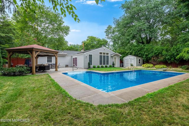 24 Village Lane, Middletown, NJ 07748
