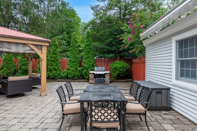 24 Village Lane, Middletown, NJ 07748