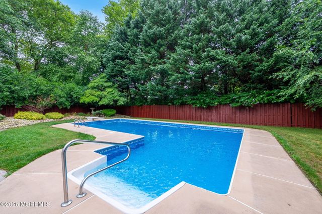 24 Village Lane, Middletown, NJ 07748