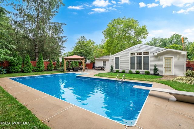 24 Village Lane, Middletown, NJ 07748