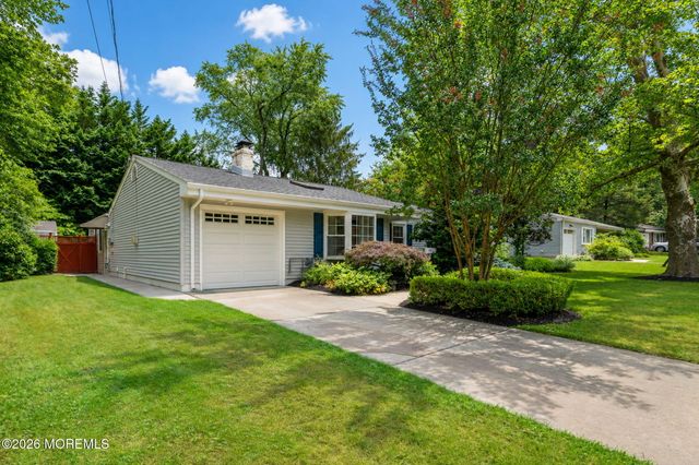 24 Village Lane, Middletown, NJ 07748