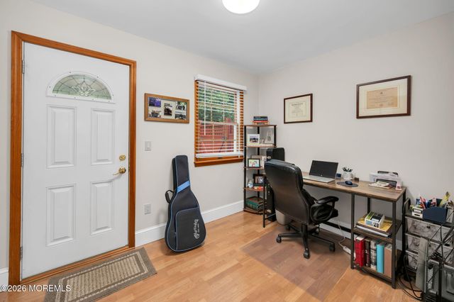 24 Village Lane, Middletown, NJ 07748