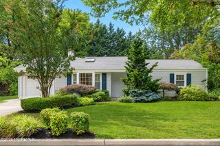 24 Village Lane, Middletown, NJ 07748