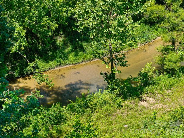 914 Newport Court, Asheville, NC 28806