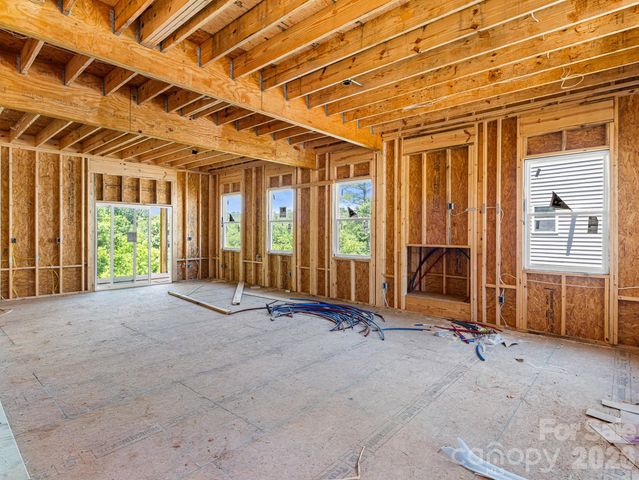 914 Newport Court, Asheville, NC 28806