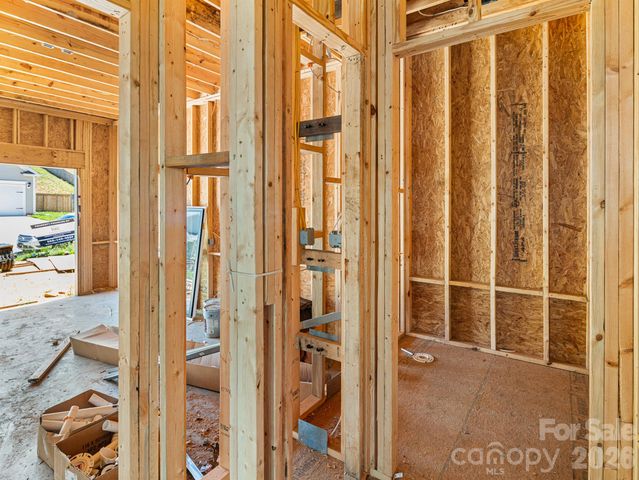 914 Newport Court, Asheville, NC 28806