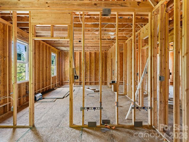914 Newport Court, Asheville, NC 28806
