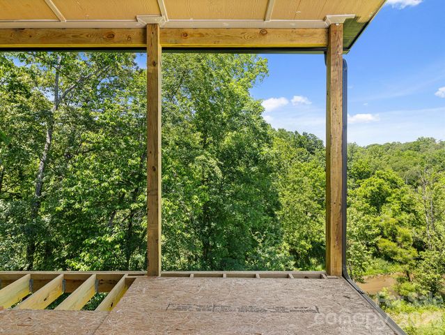 914 Newport Court, Asheville, NC 28806
