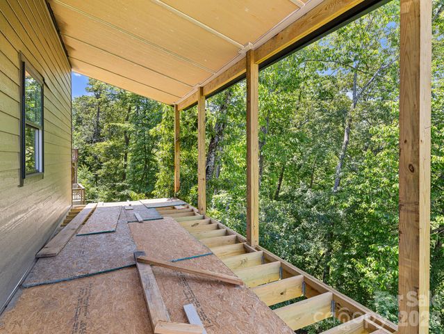 914 Newport Court, Asheville, NC 28806