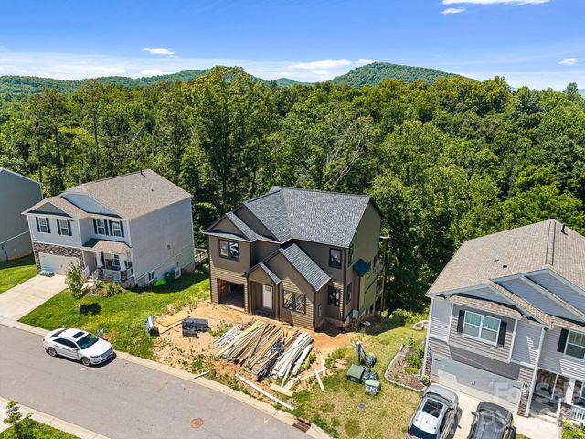 914 Newport Court, Asheville, NC 28806