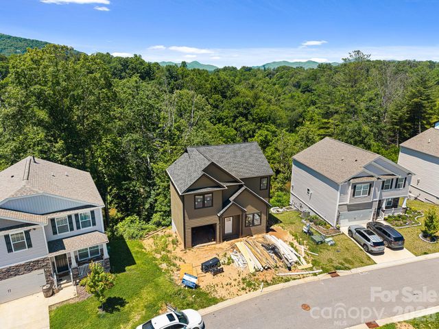 914 Newport Court, Asheville, NC 28806