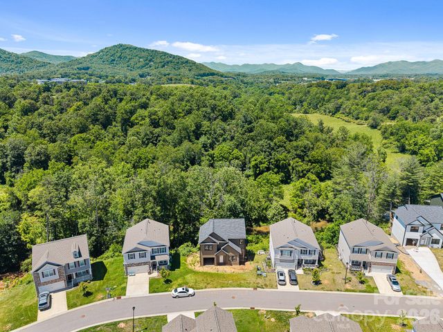914 Newport Court, Asheville, NC 28806