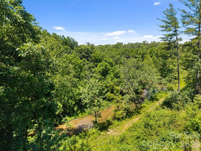 914 Newport Court, Asheville, NC 28806