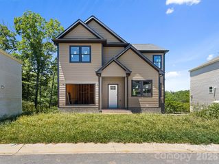 914 Newport Court, Asheville, NC 28806