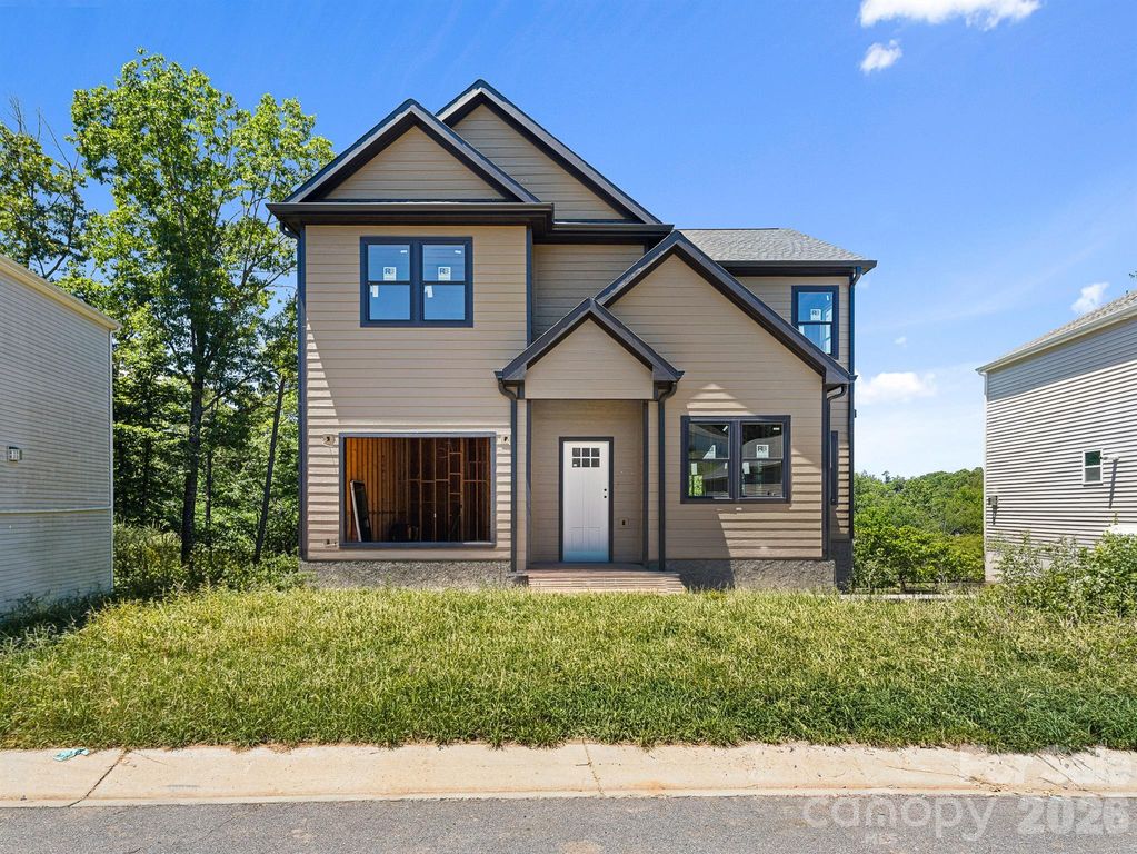 914 Newport Court, Asheville, NC 28806
