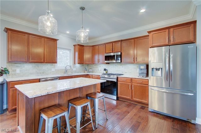 2594 Carlton Street NW, North Canton, OH 44720