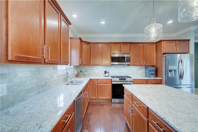 2594 Carlton Street NW, North Canton, OH 44720