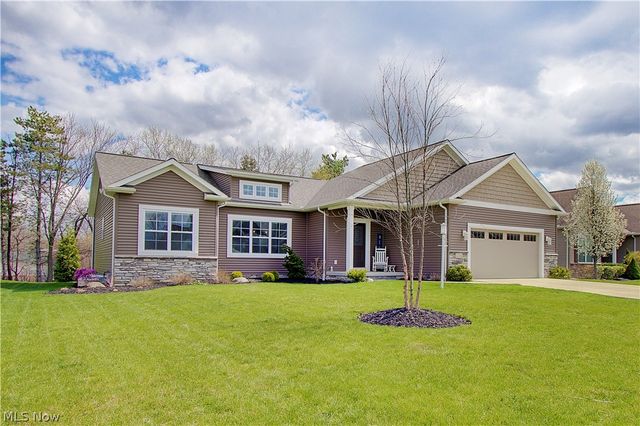 2594 Carlton Street NW, North Canton, OH 44720