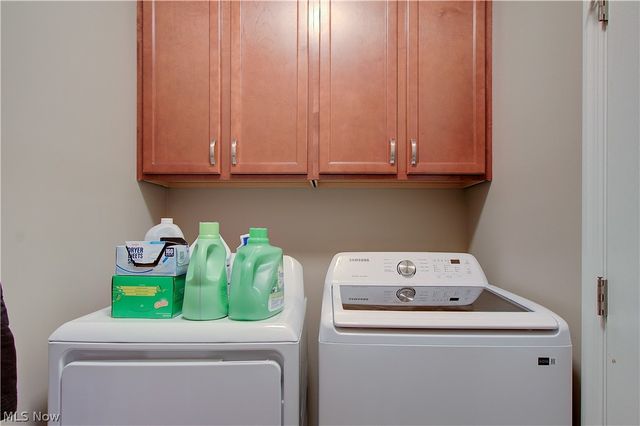 2594 Carlton Street NW, North Canton, OH 44720