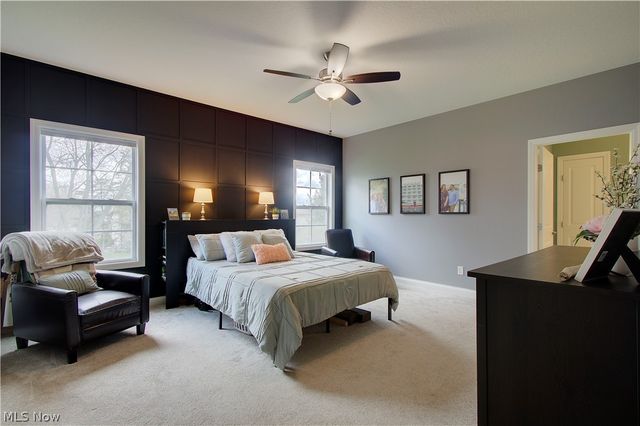 2594 Carlton Street NW, North Canton, OH 44720