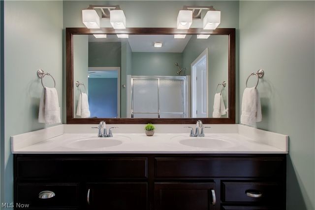 2594 Carlton Street NW, North Canton, OH 44720