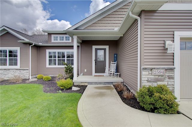 2594 Carlton Street NW, North Canton, OH 44720