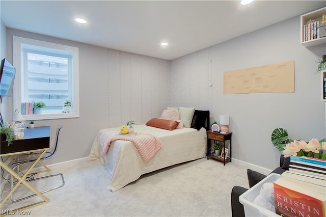 2594 Carlton Street NW, North Canton, OH 44720