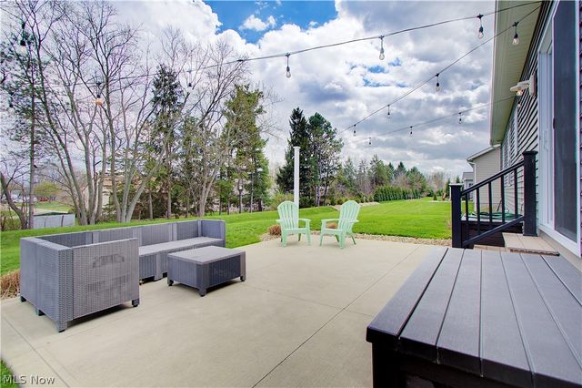 2594 Carlton Street NW, North Canton, OH 44720